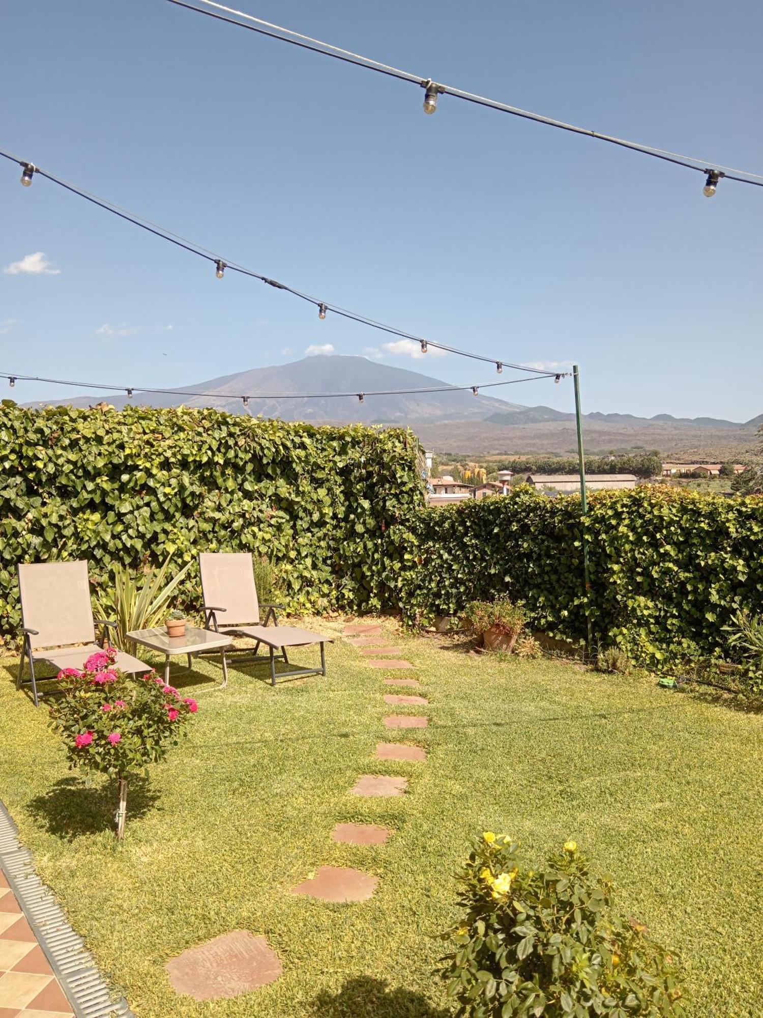 ブロンテ Good Morning Etna Bed & Breakfast エクステリア 写真